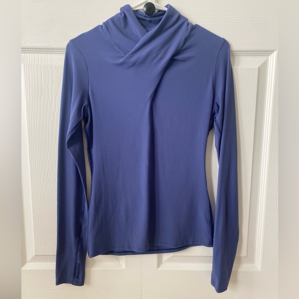 Lululemon Ethereal Long Sleeve Gatsby Blue size 4